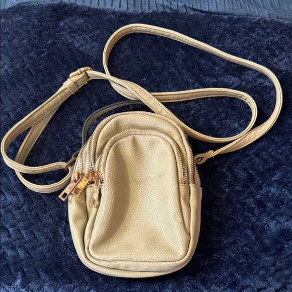 Chic Beige Crossbody Bag - Picture 1 of 3